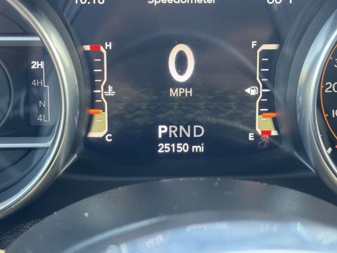 Used 2021 Jeep Wrangler Unlimited Sahara w/ Dual Top Group AWD/4WD image 21
