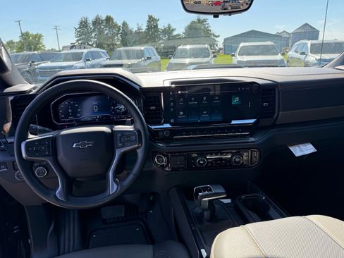 Used 2025 Chevrolet Silverado 1500 ZR2 w/ Technology Package AWD/4WD image 17