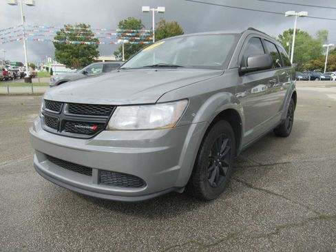 Used 2020 Dodge Journey SE w/ SE Popular Equipment Group image 1