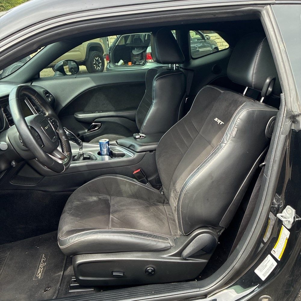 Used 2015 Dodge Challenger SRT Hellcat RWD image 5
