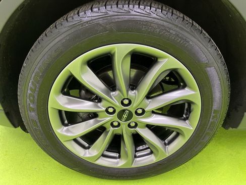 Used 2020 Lincoln Corsair AWD w/ Premium Package image 14