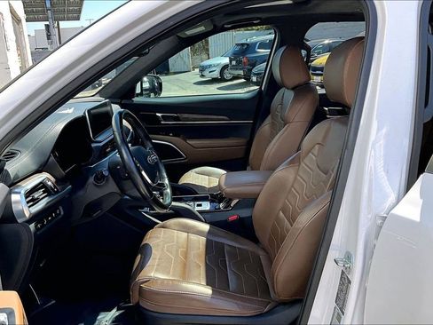 Used 2021 Kia Telluride SX w/ SX Prestige Package image 16