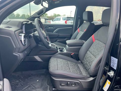 Used 2026 Chevrolet Colorado Z71 AWD/4WD image 8