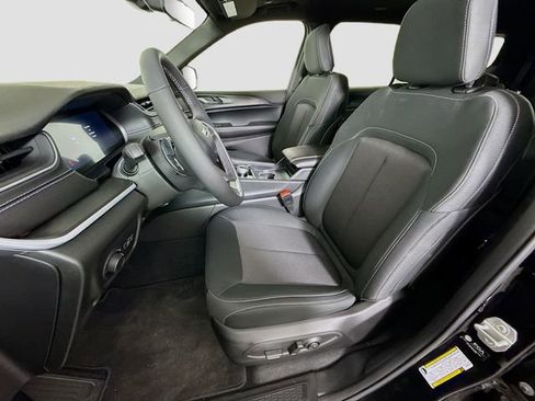 New 2025 Jeep Grand Cherokee L Laredo w/ Luxury Tech Group I image 19