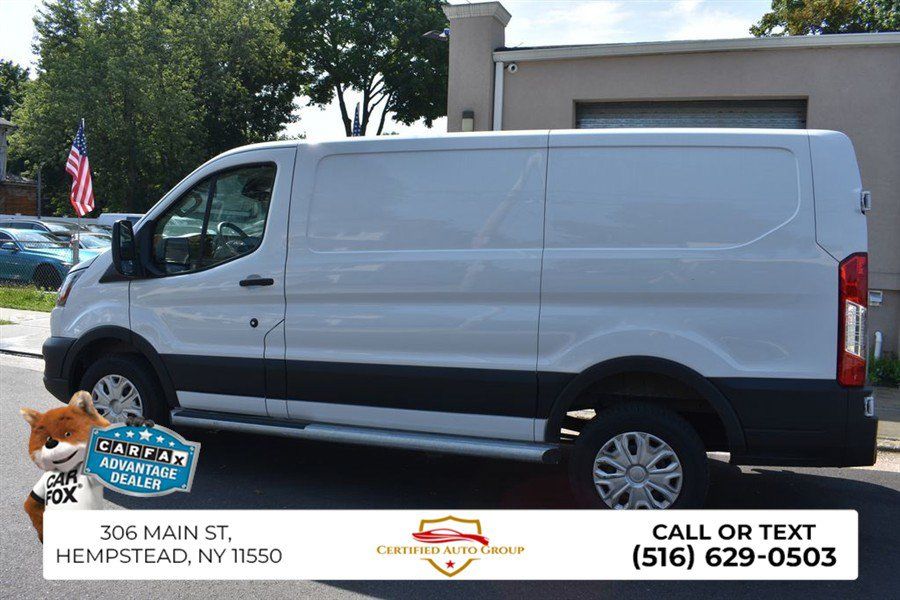Used 2025 Ford Transit 250 Low Roof RWD image 7