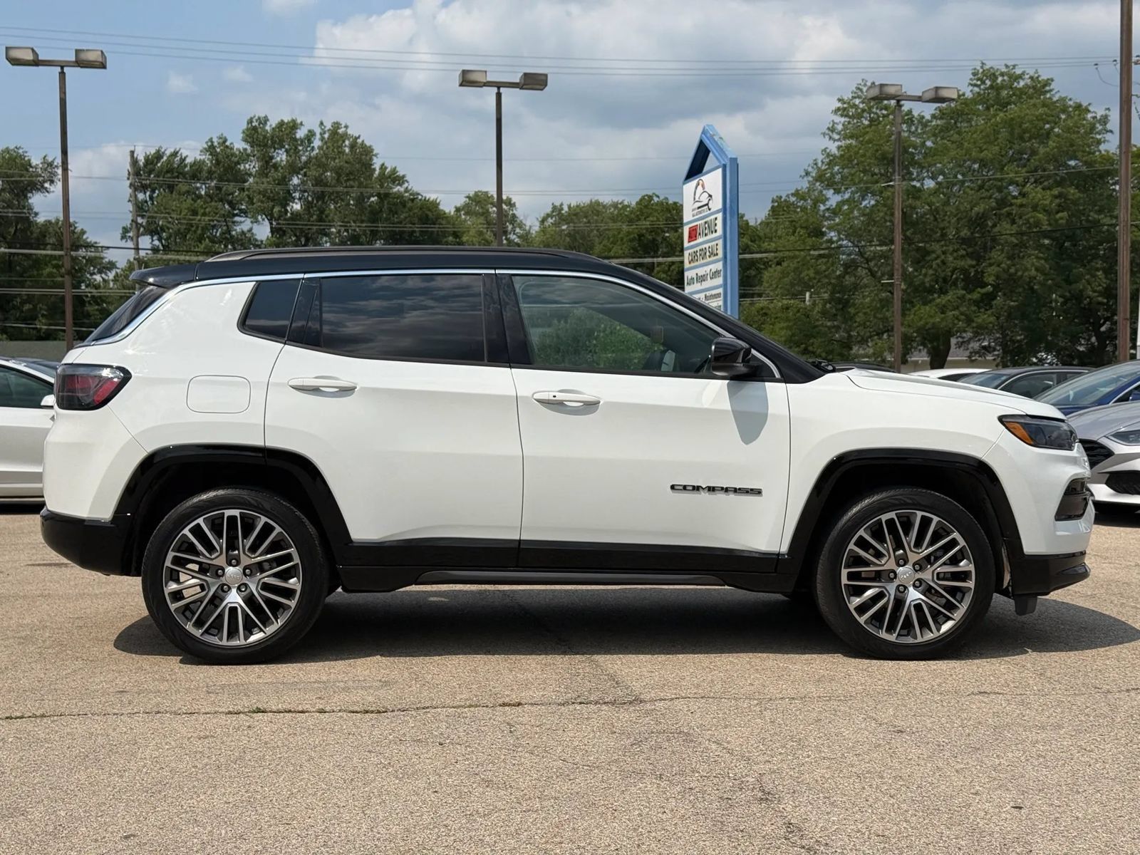 Used 2024 Jeep Compass Limited w/ Elite Group AWD/4WD image 8