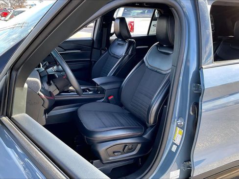 Used 2025 Ford Explorer ST-Line image 7