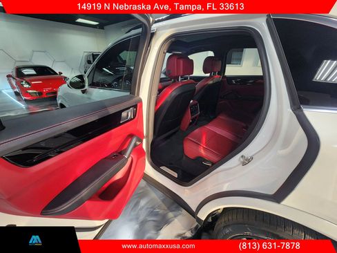 Used 2020 Porsche Cayenne AWD/4WD image 26