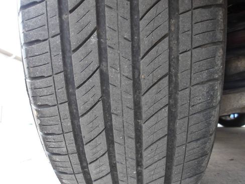 Used 2012 Buick Enclave Leather FWD image 8