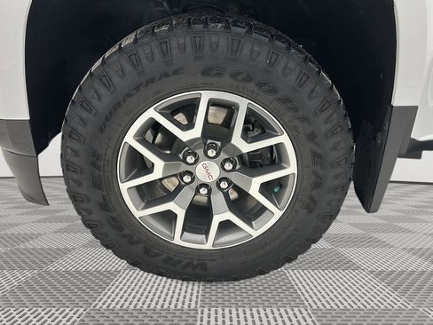 Used 2022 GMC Canyon AT4 image 28