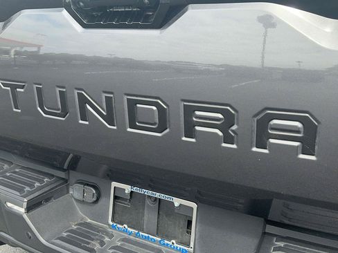 Used 2024 Toyota Tundra Platinum AWD/4WD image 34