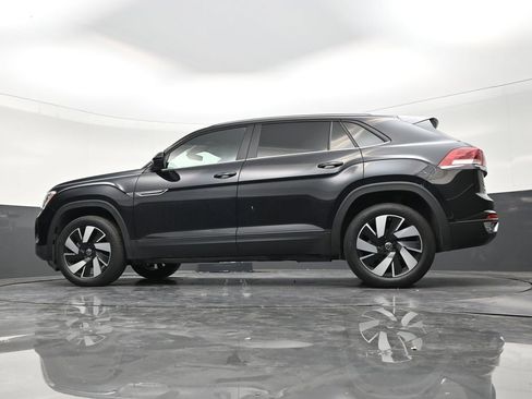 Used 2024 Volkswagen Atlas Cross Sport SE FWD image 21