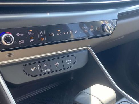 New 2025 Kia Carnival FWD image 19