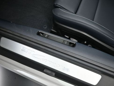 Certified 2025 Porsche 911 Carrera RWD image 26