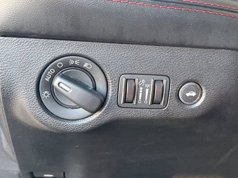 Used 2022 Dodge Challenger R/T Scat Pack RWD image 5