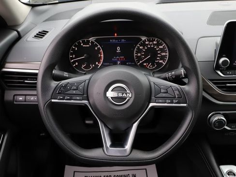 Used 2023 Nissan Altima 2.5 SV image 21