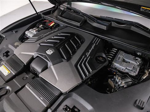 Used 2021 Lamborghini Urus image 10