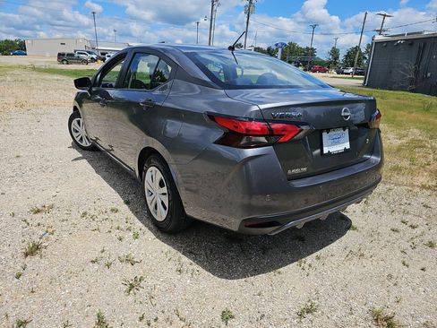 Used 2025 Nissan Versa S FWD image 6