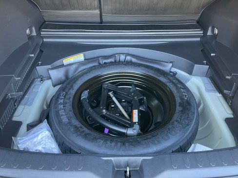 Used 2023 Toyota RAV4 XLE image 18