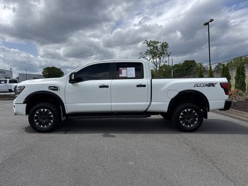 Used 2021 Nissan Titan PRO-4X w/ Pro-4x Convenience Package AWD/4WD image 7