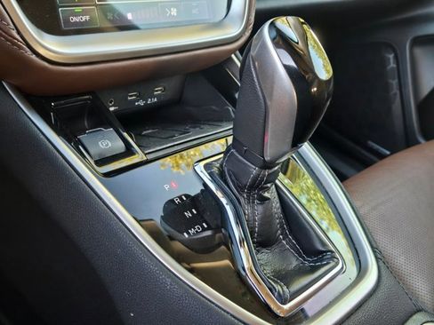 Used 2020 Subaru Outback Touring w/ Popular Package #2 image 18