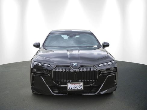 Used 2026 BMW i7 xDrive60 w/ M Sport Package RWD image 2