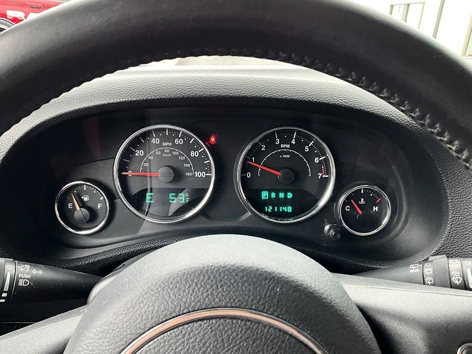 Used 2012 Jeep Wrangler Unlimited Sahara w/ Dual Top Group AWD/4WD image 15