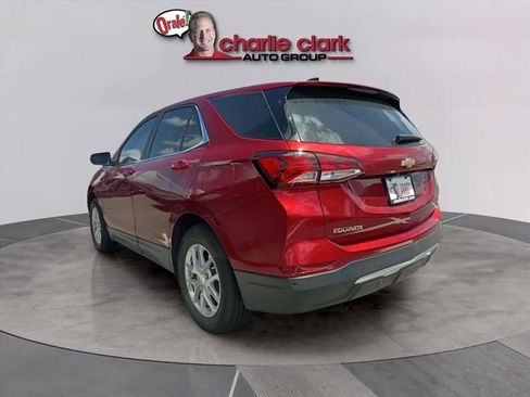 Used 2024 Chevrolet Equinox LT FWD image 2