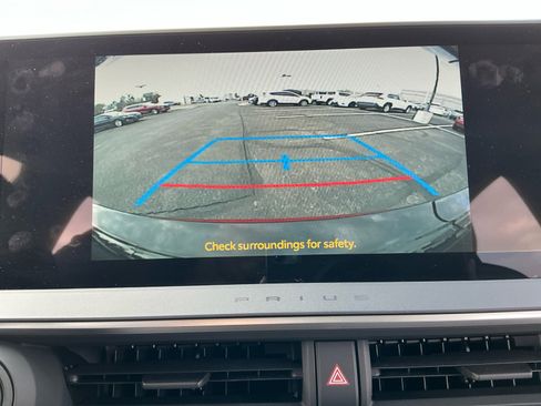 Certified 2025 Toyota Prius XLE image 27