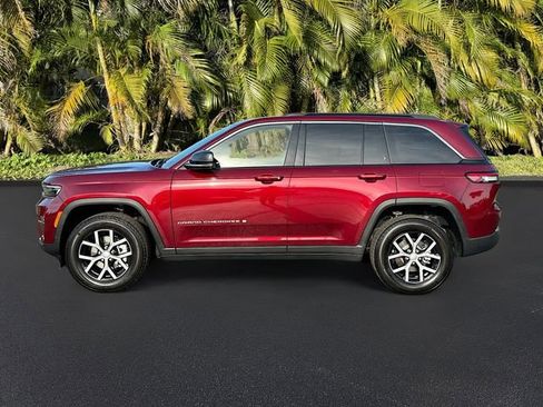 Used 2025 Jeep Grand Cherokee Limited image 8