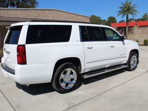 Used 2017 Chevrolet Suburban LT w/ LT Signature Package image 30
