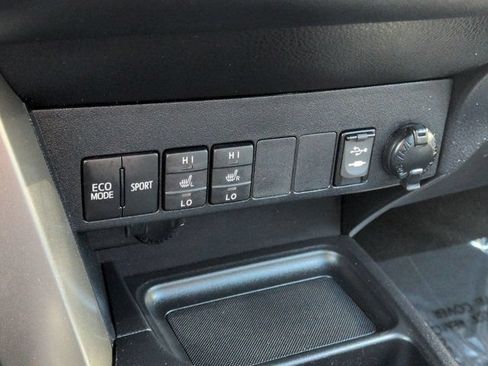 Used 2013 Toyota RAV4 Limited AWD/4WD image 14