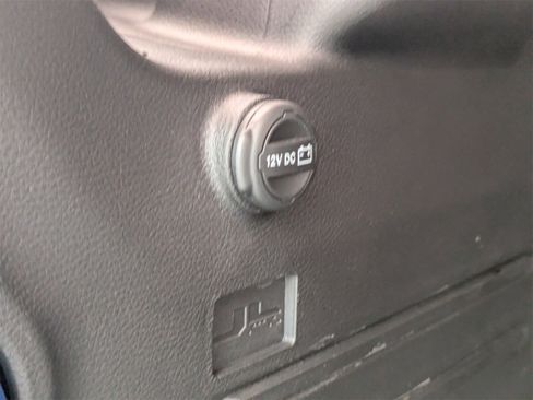 Used 2025 Jeep Wrangler Sport image 13