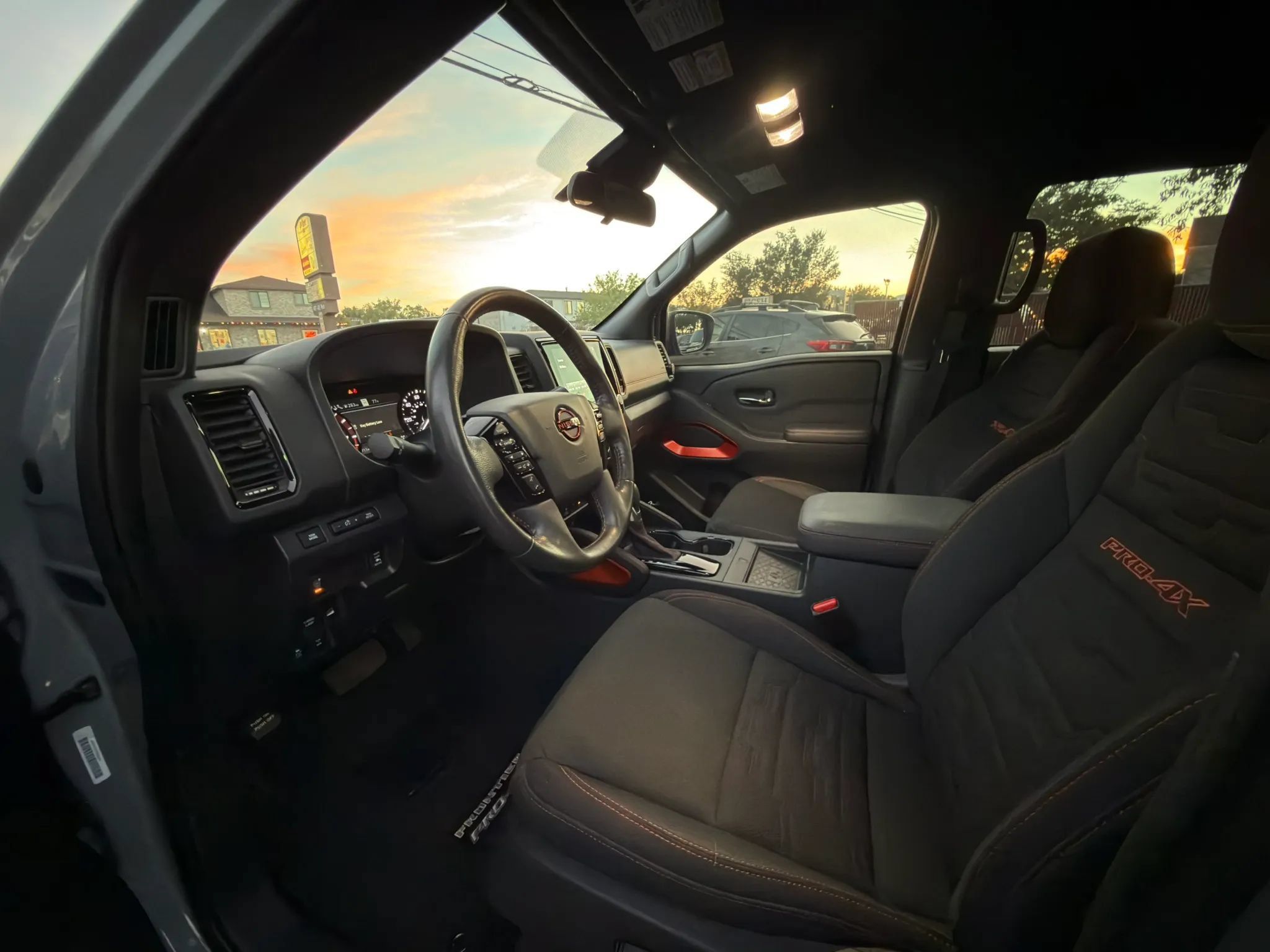 Used 2023 Nissan Frontier PRO-4X w/ Pro Convenience Package AWD/4WD image 10