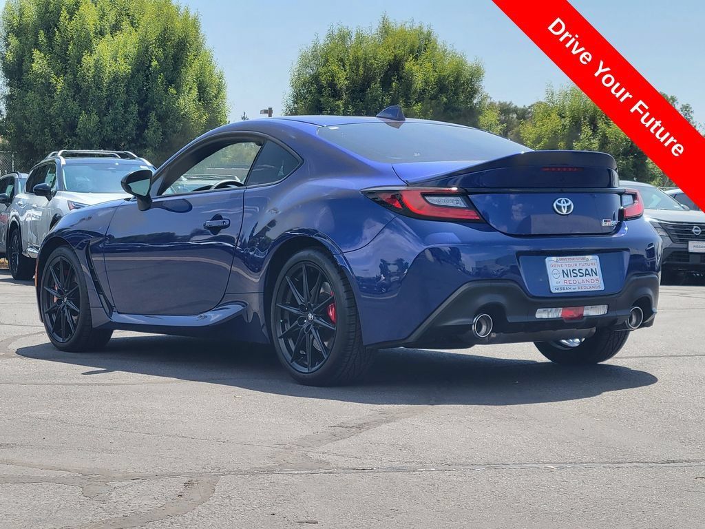 Used 2025 Toyota GR86 Premium w/ Performance Package RWD image 3