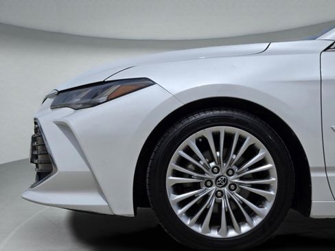 Used 2019 Toyota Avalon Limited w/ Advanced Safety Package FWD image 11