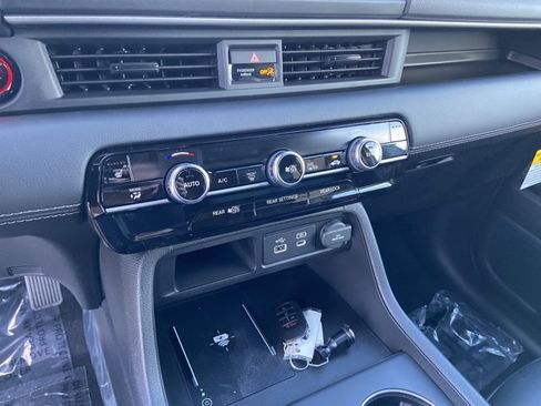 Used 2025 Honda Pilot EX-L image 35