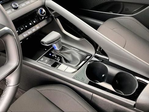 Used 2025 Hyundai Elantra SEL image 9