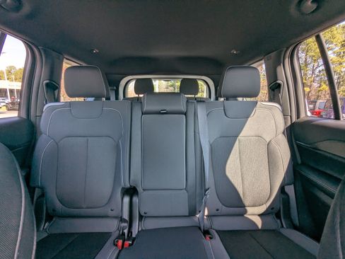 Certified 2025 Jeep Grand Cherokee L Laredo w/ Trailer Tow Package image 10