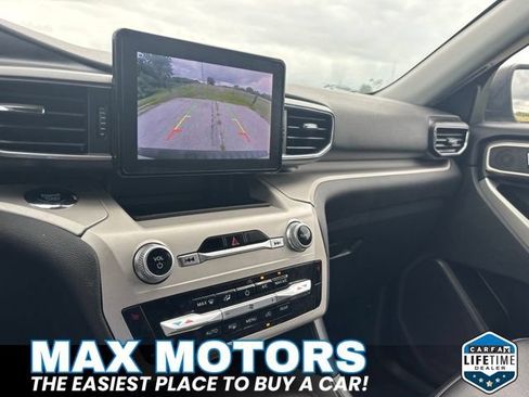 Used 2023 Ford Explorer XLT w/ Equipment Group 202A AWD/4WD image 16