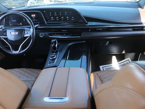 Used 2021 Cadillac Escalade Premium Luxury image 16