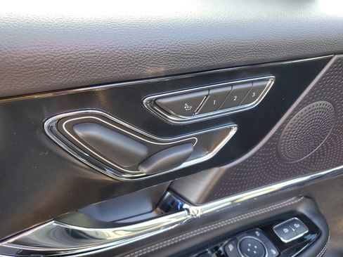 New 2026 Lincoln Corsair Premiere image 9