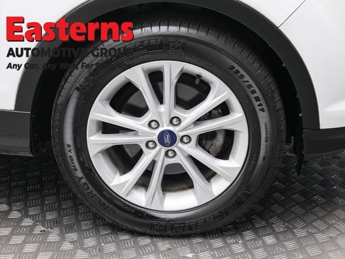 Used 2019 Ford Escape SE image 8