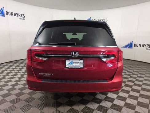 Certified 2024 Honda Odyssey EX-L image 5