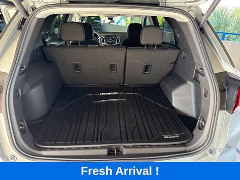 Used 2024 Chevrolet Equinox LT w/ LPO, Floor Liner Package FWD image 4