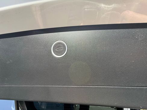 Used 2017 Tesla Model X 75D image 41