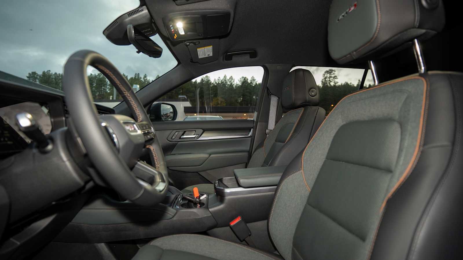 New 2027 GMC Terrain AT4 w/ Convenience Package III AWD/4WD image 11