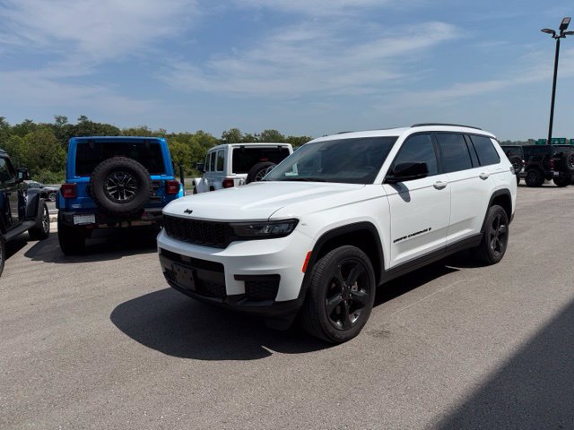 Used 2023 Jeep Grand Cherokee L Altitude AWD/4WD image 6