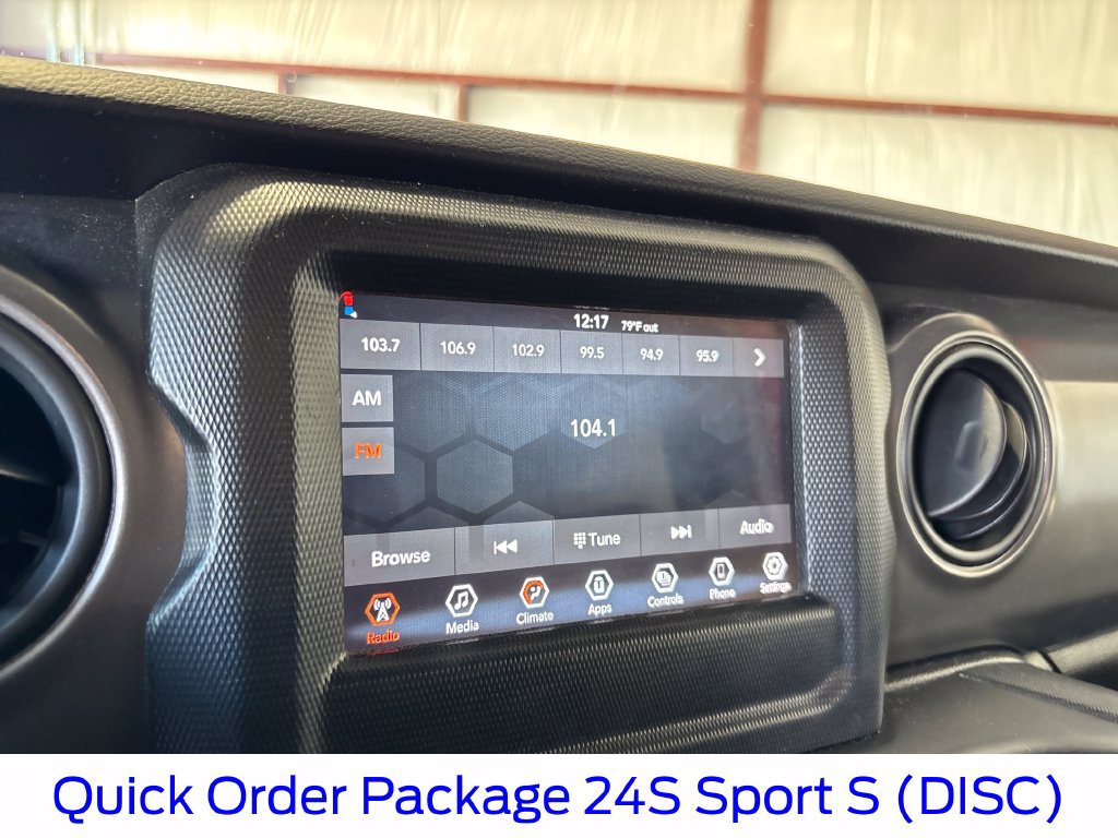 Used 2022 Jeep Wrangler Sport AWD/4WD image 20