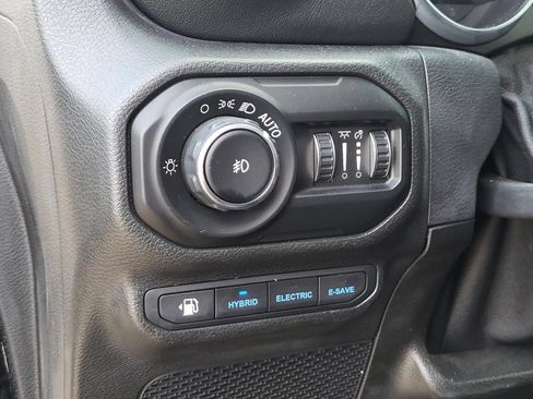 Used 2021 Jeep Wrangler Unlimited Rubicon 4xe w/ Cold Weather Group AWD/4WD image 22